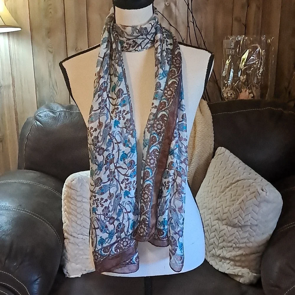 N/A elegant scarf